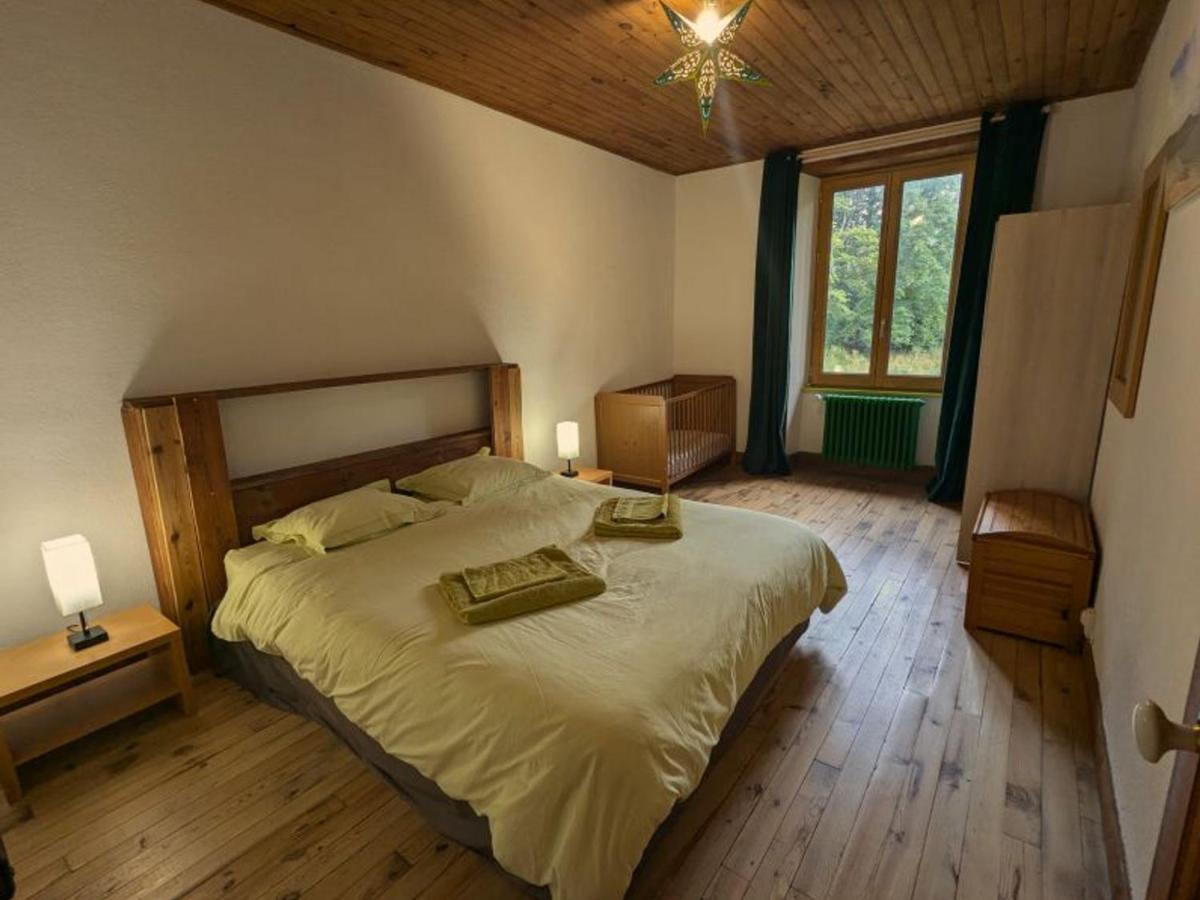 Grande bâtisse conviviale avec espace détente, fibre haut débit et proximité des commodités - FR-1-582-21 - Housity