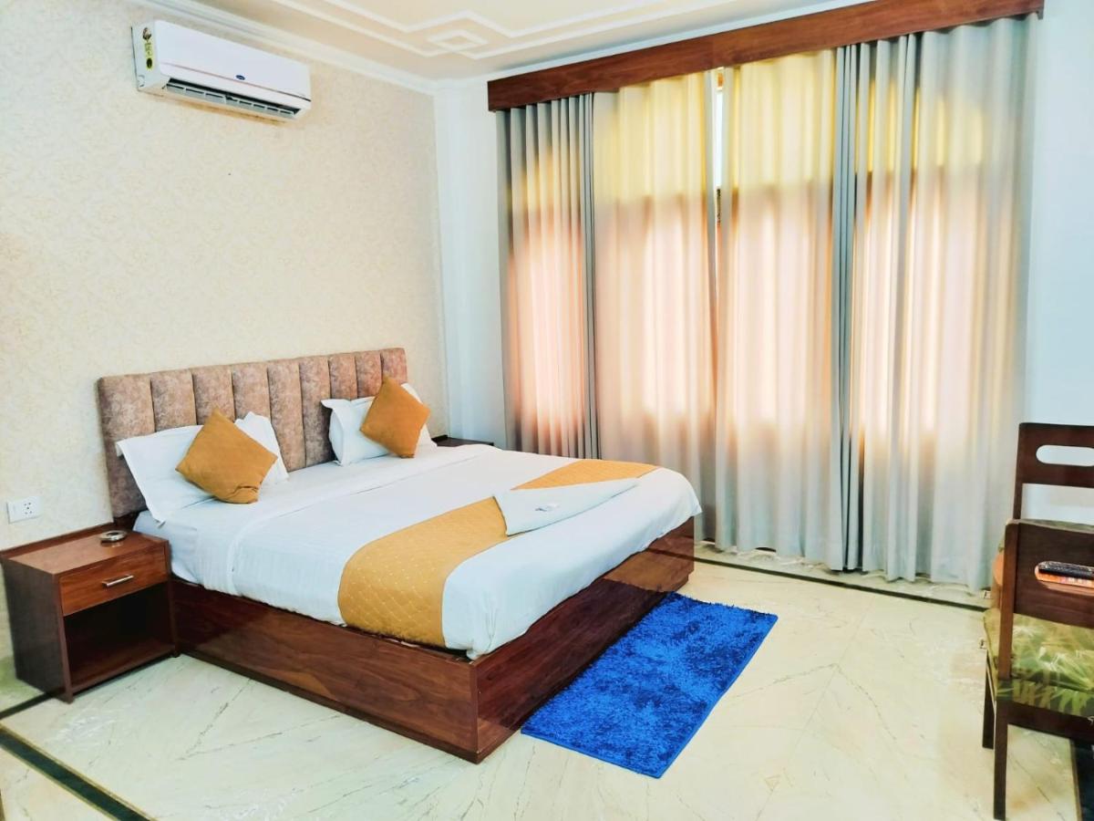 Hotel Soft Petal Residency Near Delhi International Airport - Housity