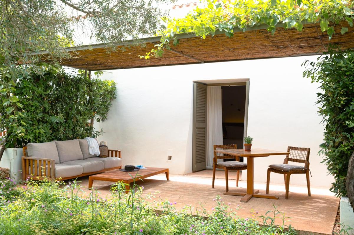 Jardín al aire libre en Torralbenc, a Small Luxury Hotel of the World