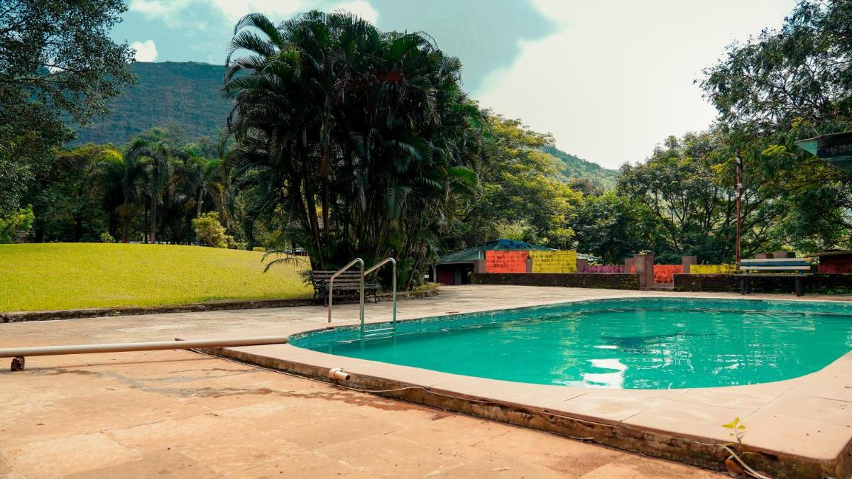 Whispering Peepul Resort - Housity