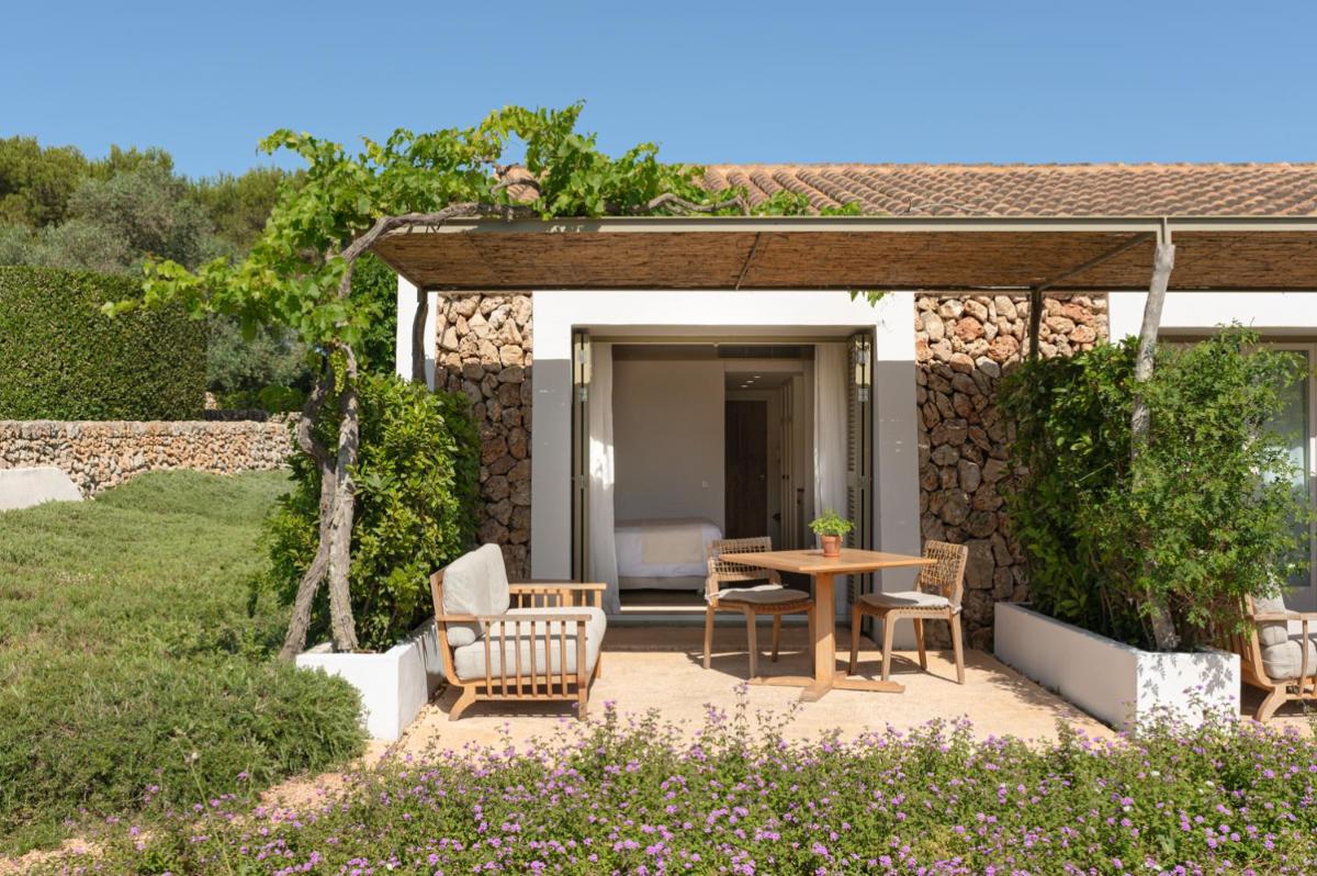 Jardín al aire libre en Torralbenc, a Small Luxury Hotel of the World