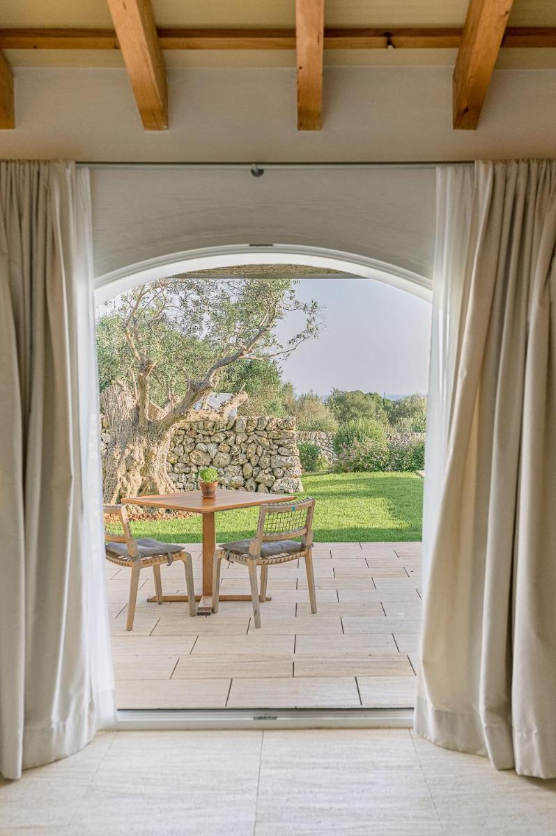 Un balcón o terraza de Torralbenc, a Small Luxury Hotel of the World