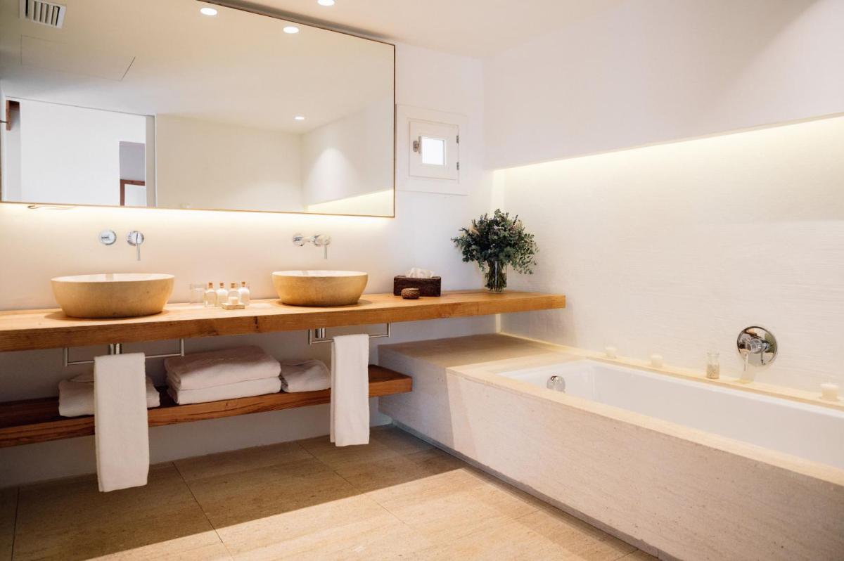 Un baño de Torralbenc, a Small Luxury Hotel of the World