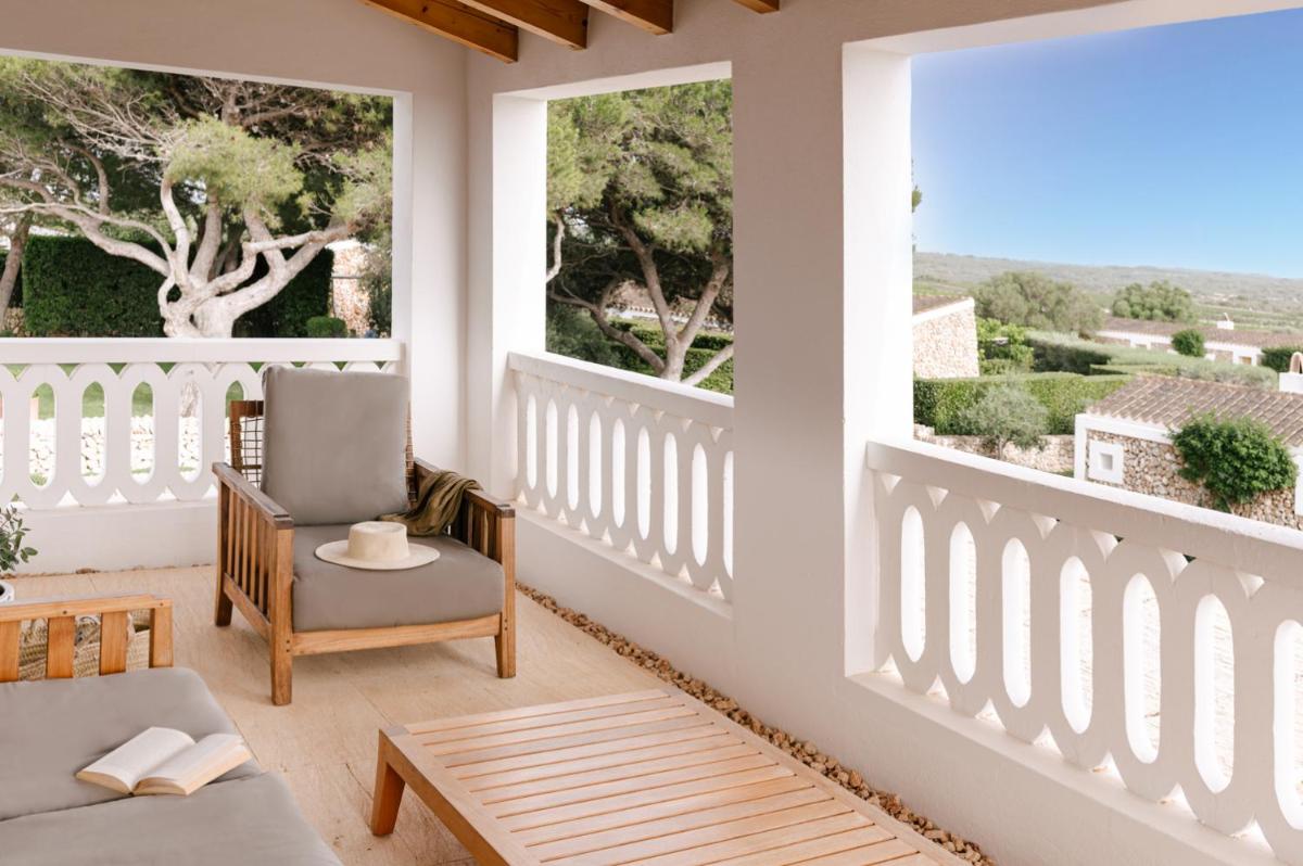 Un balcón o terraza de Torralbenc, a Small Luxury Hotel of the World