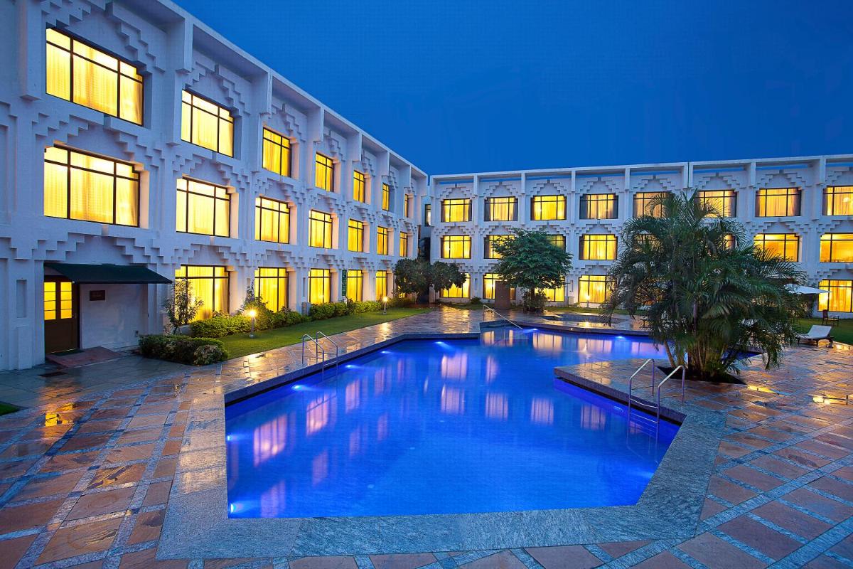 Welcomhotel by ITC Hotels, Alkapuri, Vadodara - Housity