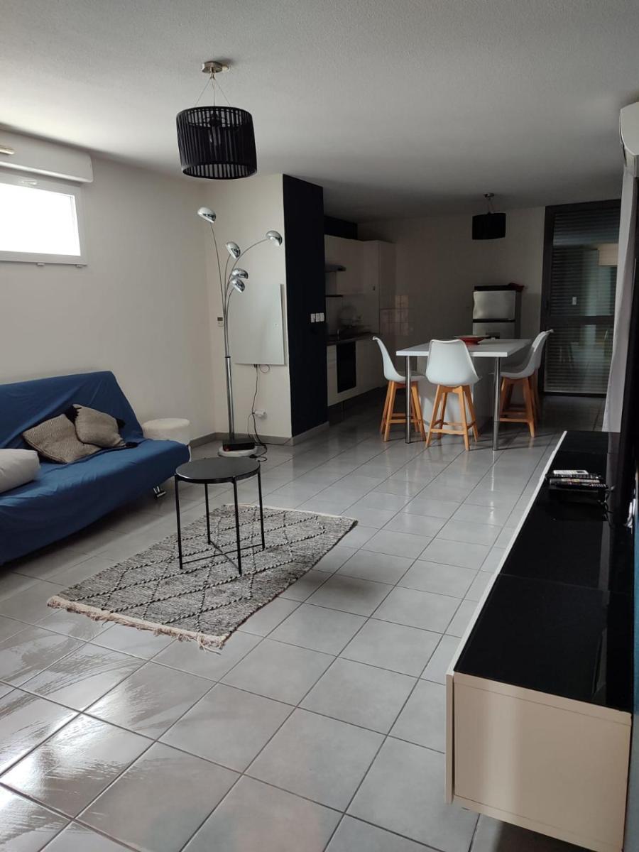 Superbe appartement avec terrasse - Housity