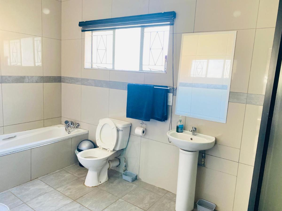 President Guest Lodge - Housity