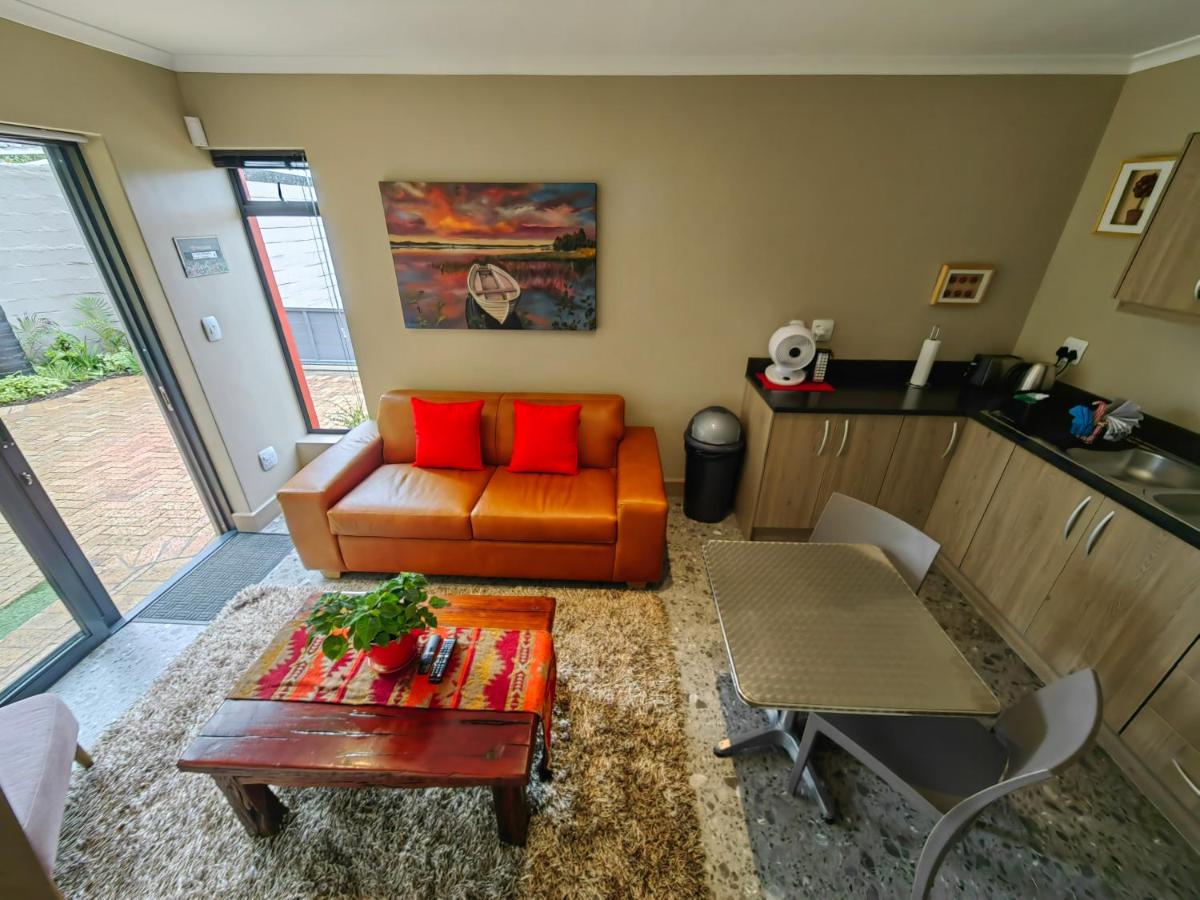 Suitetrails - Karibu Self-catering Accommodation