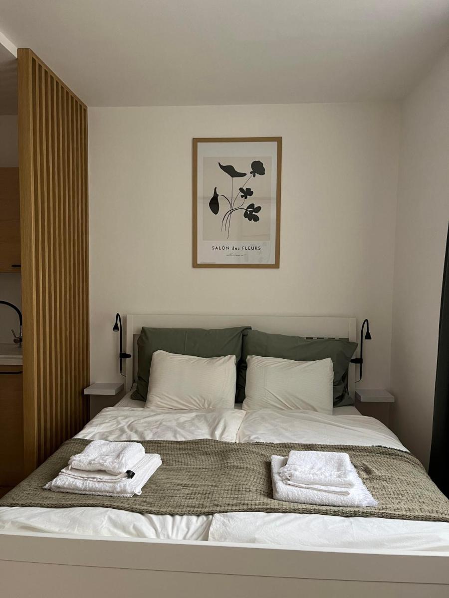 Brand new studio in the center - Housity