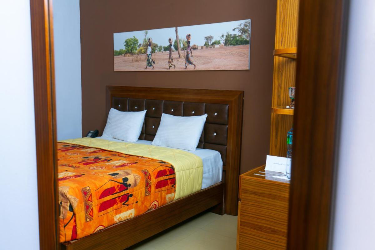 Wakola Hotel Cheikh Anta DIOP - Hizvo