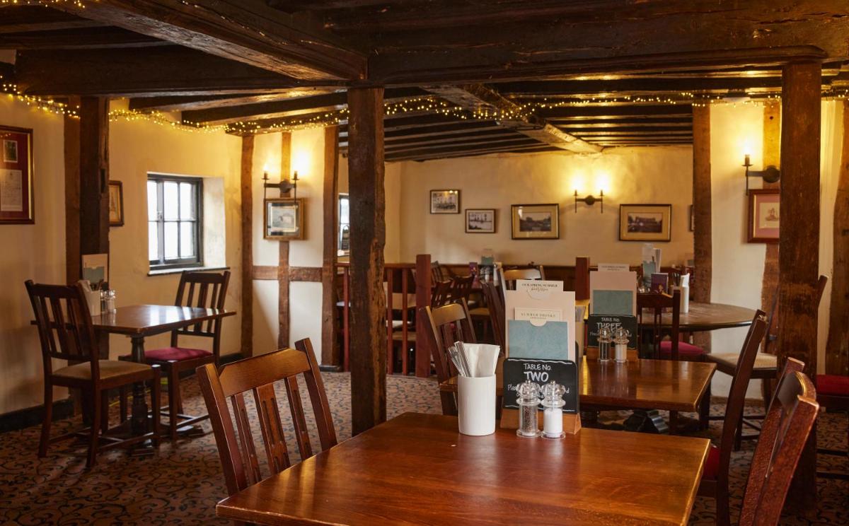 Bull Hotel by Greene King Inns - Housity