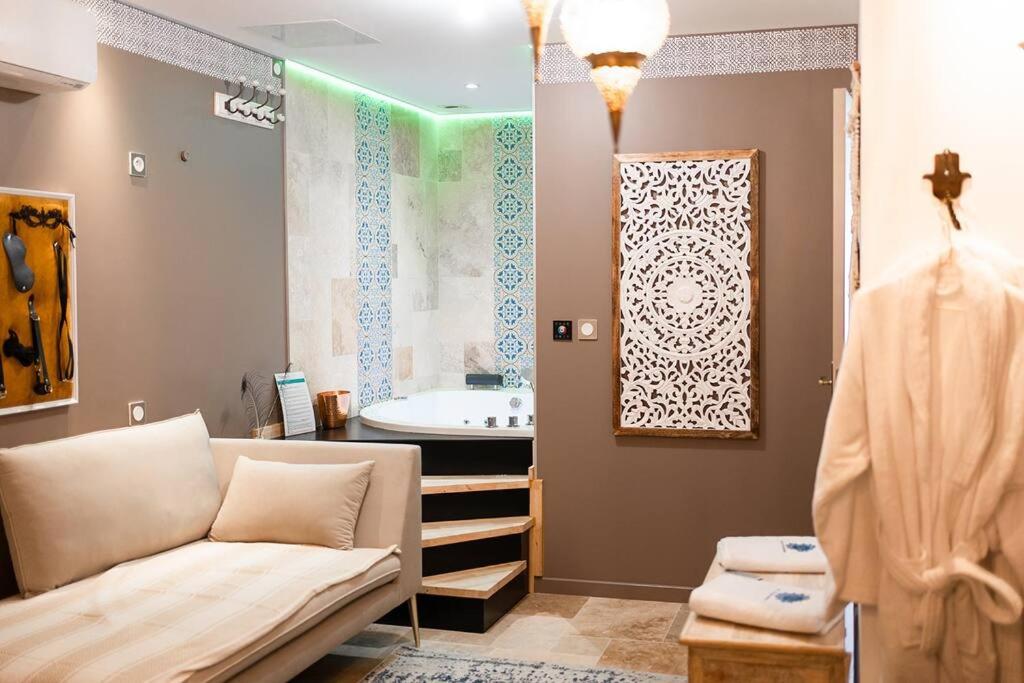 Love Room 1001 nuits & Balnéo - Housity