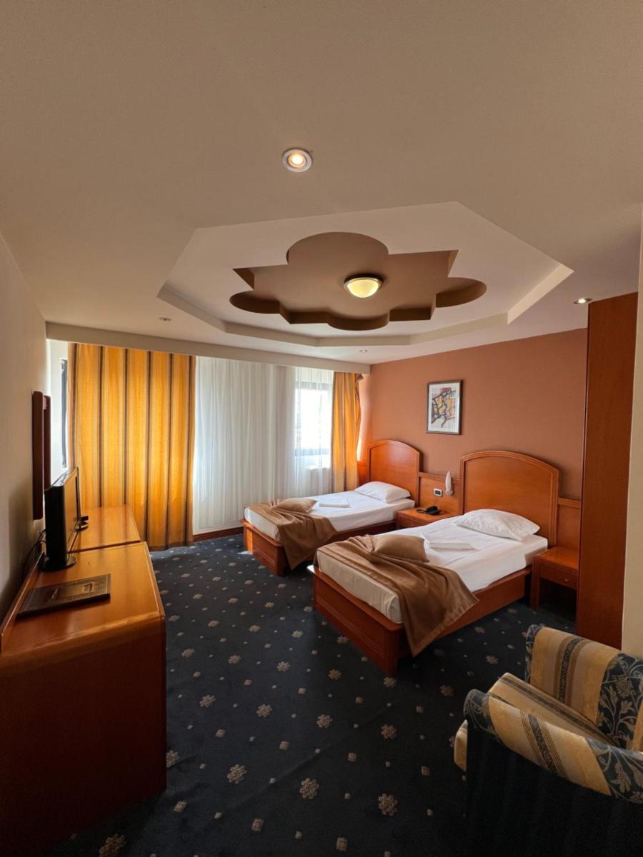 Hotel Princi i Arberit - Housity