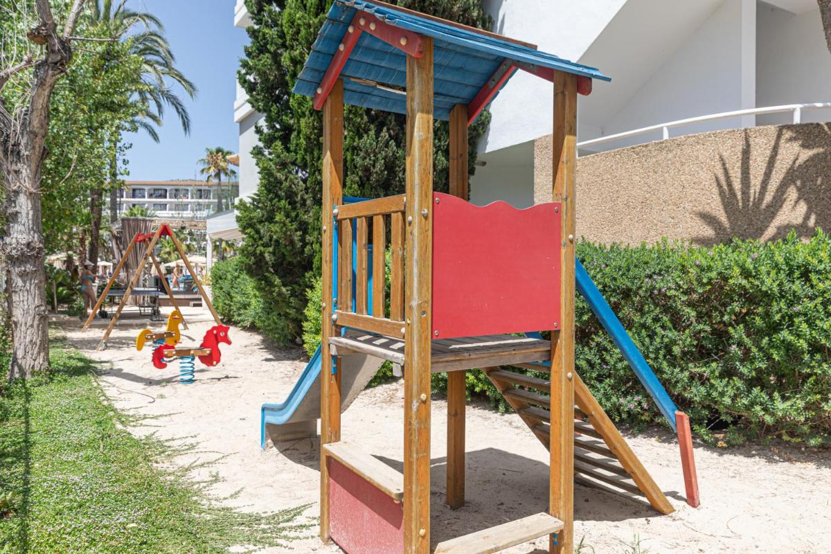 Zona de juegos infantil en JS Sol de Alcudia