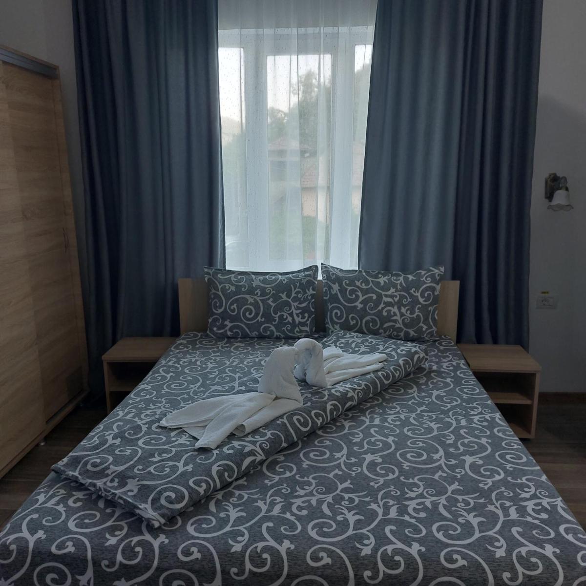 Sîrbu Orsova - Housity