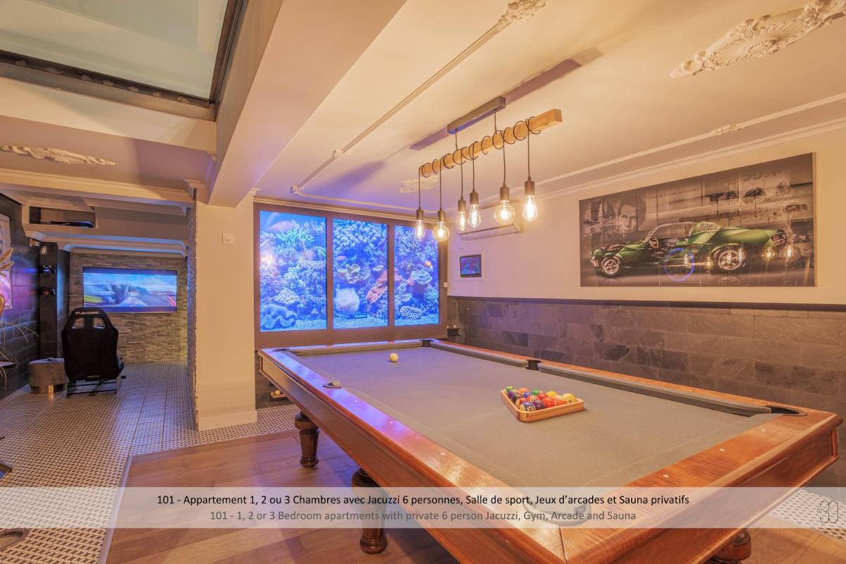 Billard dans l'établissement Au 30 Lille Centre Grand Palais