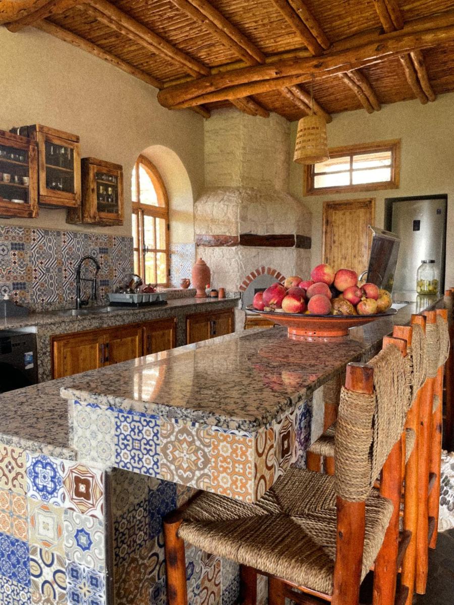 Farm Villa with pets - Housity