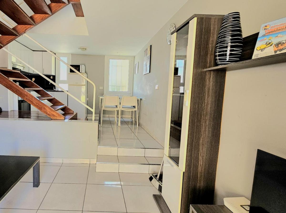 Duplex El Cortijo, LasAmericas - Housity