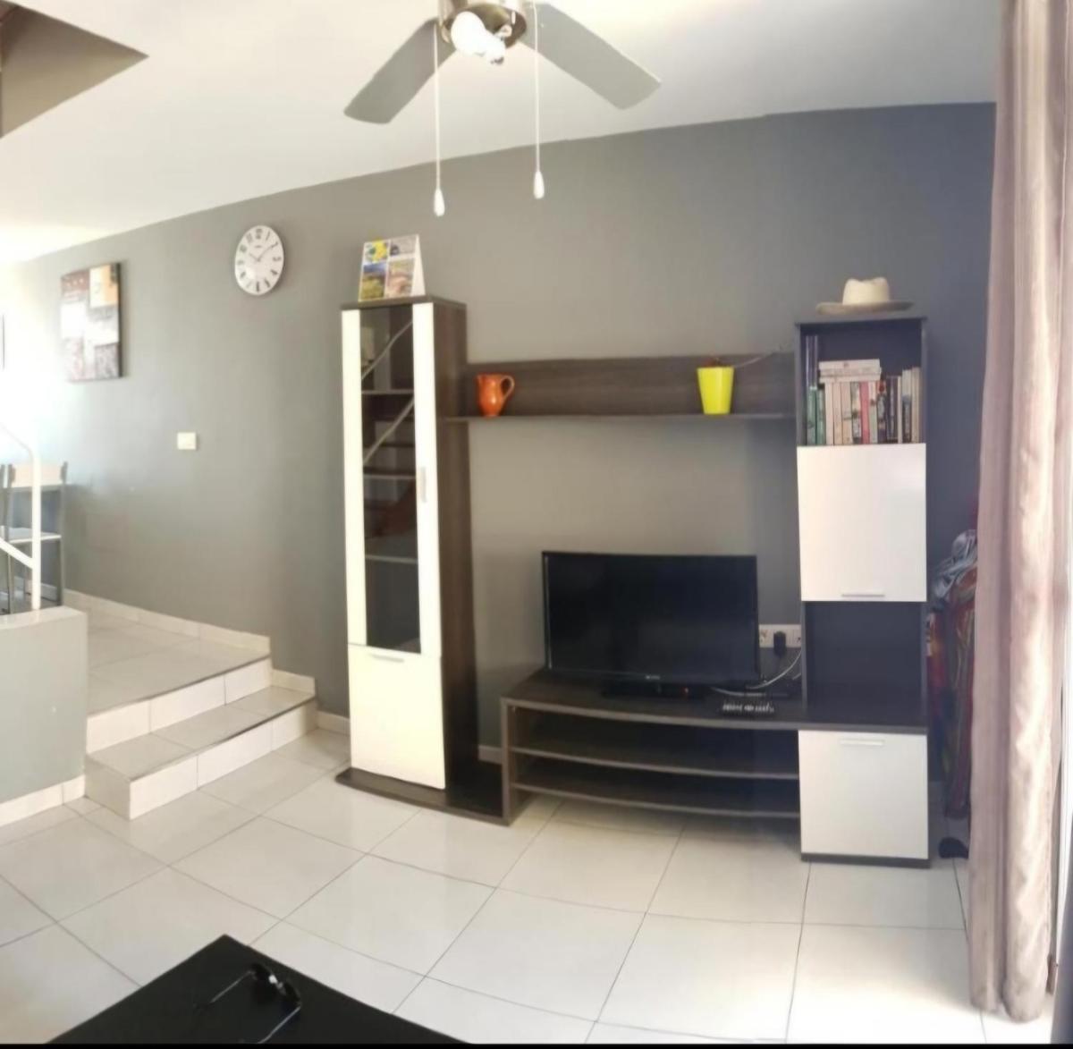 Duplex El Cortijo, LasAmericas - Housity