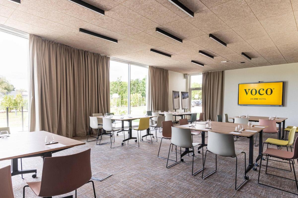 Restaurant ou autre lieu de restauration dans l'établissement voco Beaune , Cité des Vins by IHG