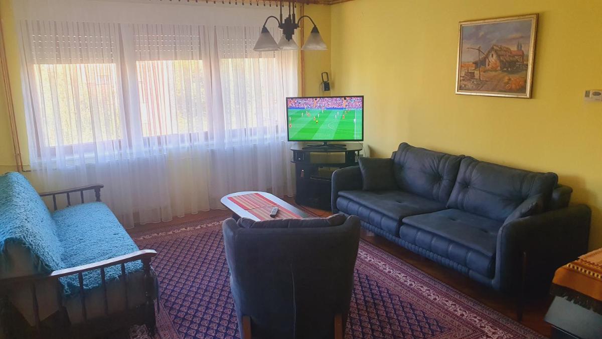 Apartment Roxana Vrdnik - Housity