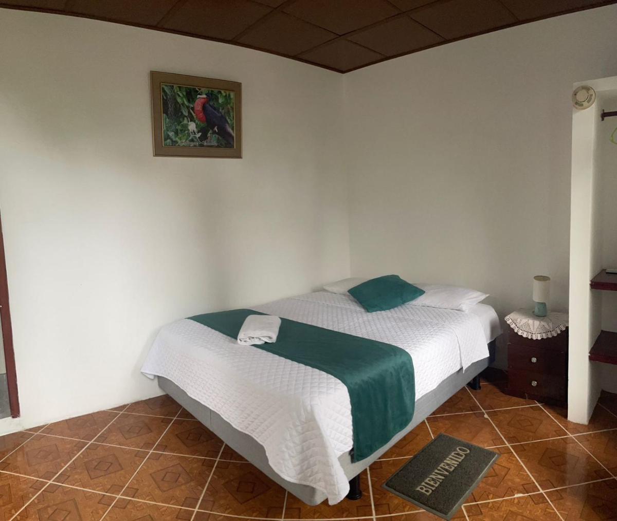 Hostal Muro De Las Lagrimas with high speed internet Starlink - Housity