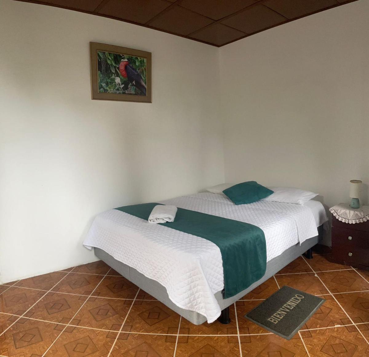 Hostal Muro De Las Lagrimas with high speed internet Starlink - Housity