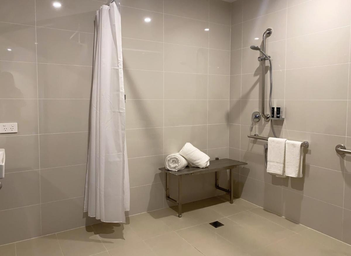 Brady Apartment Hotel Hardware Lane - Housity
