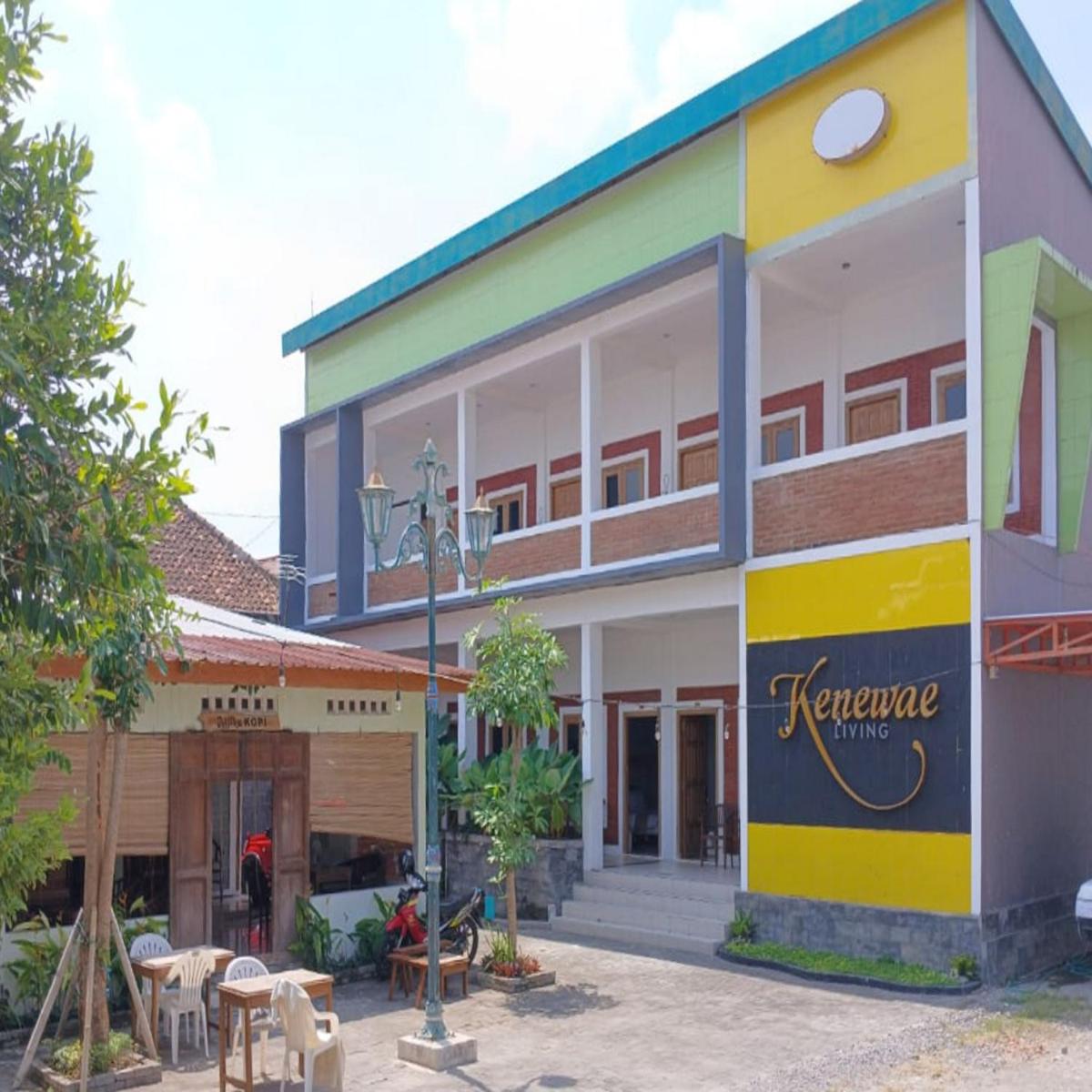 Kenewae Living Near Alun-alun Wonosari Mitra RedDoorz - Housity