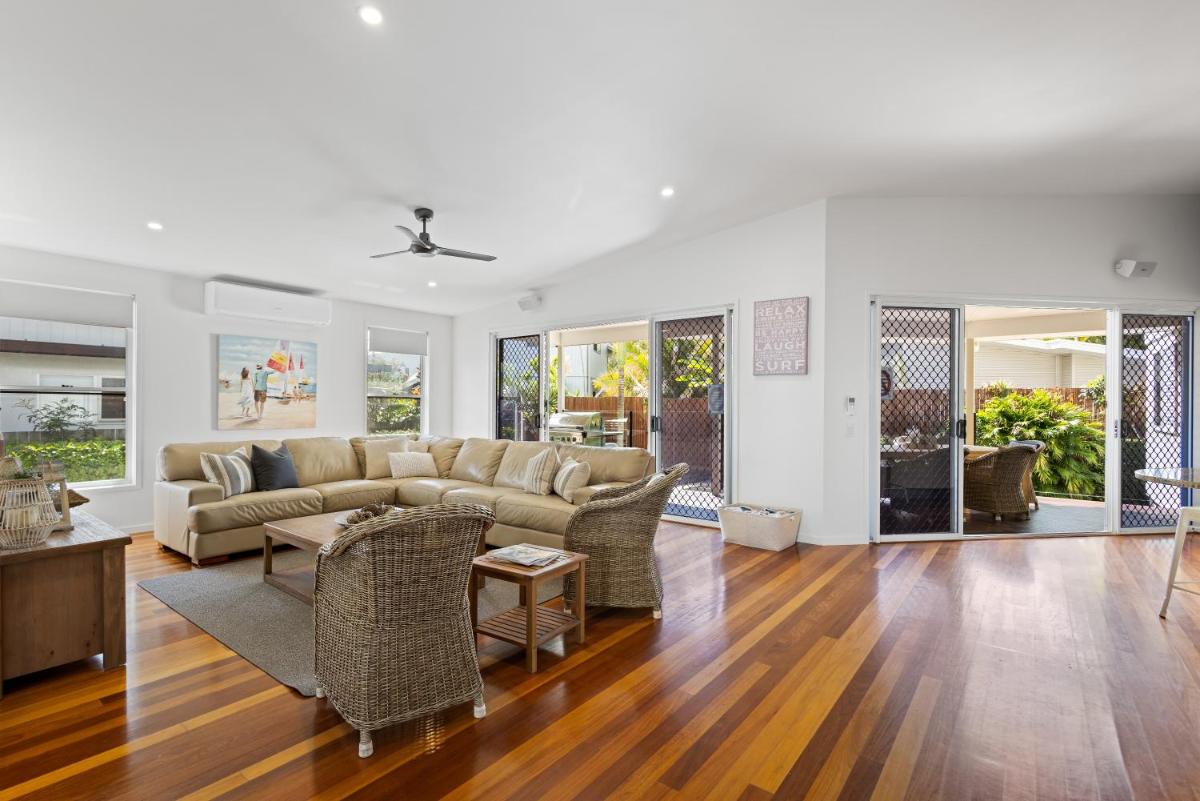 Beecheyana North - Beach Villa with heated pool - Housity