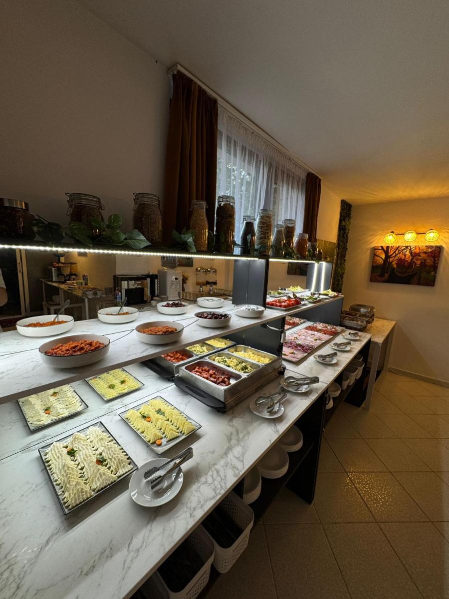 Pensiunea Constanta - Housity