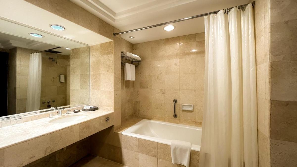 Grand Diamond Hotel Yogyakarta - Formerly Grand Quallity Hotel - Housity