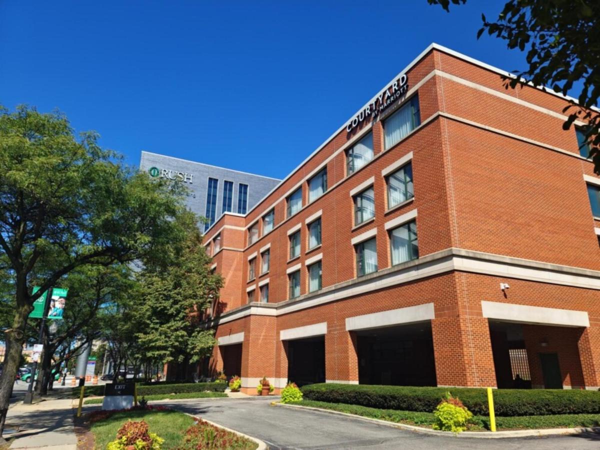 Courtyard by Marriott Chicago at Medical District-UIC - Housity