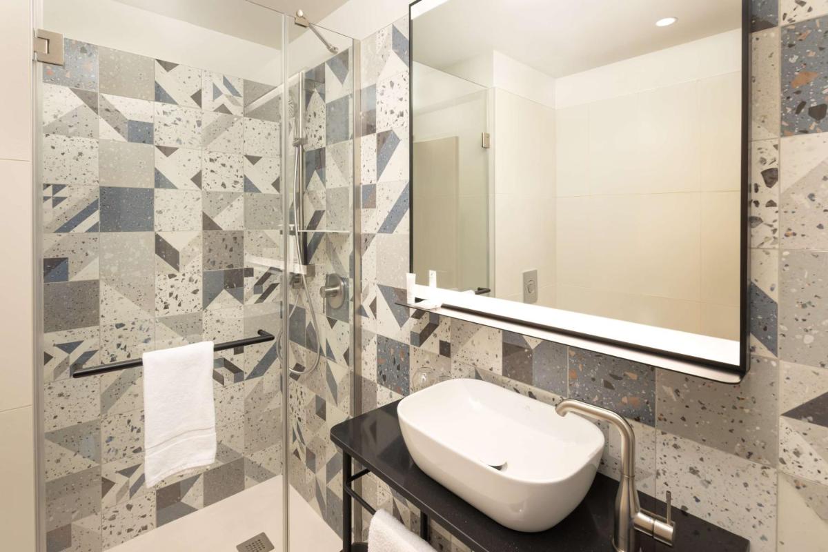 Salle de bains dans l'établissement Hyatt Place Rouen