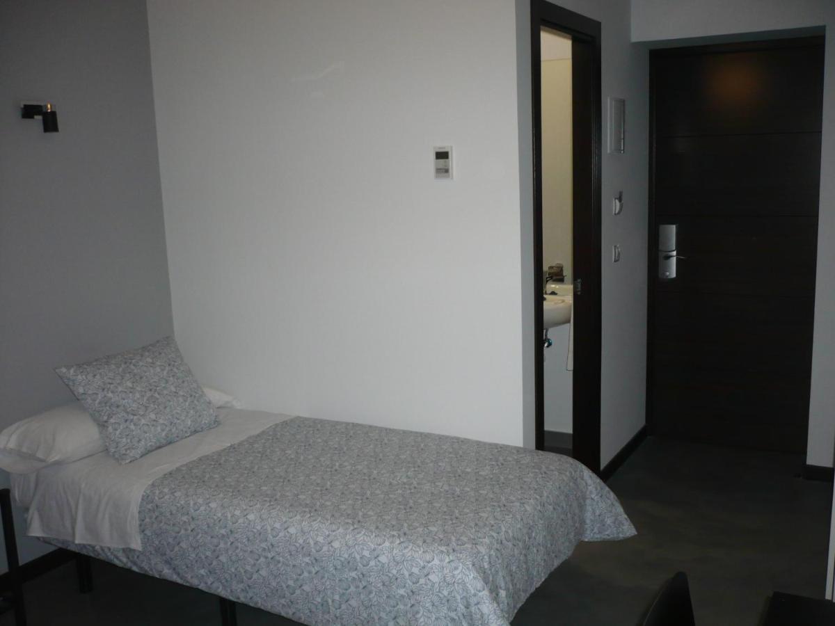 Hostal Cibeles - Housity