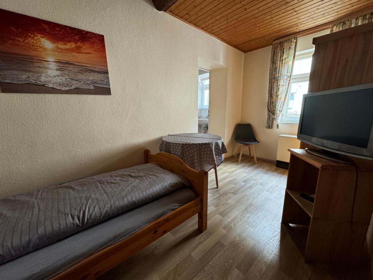 Zur goldenen Krone Pension Stadtallendorf - Housity