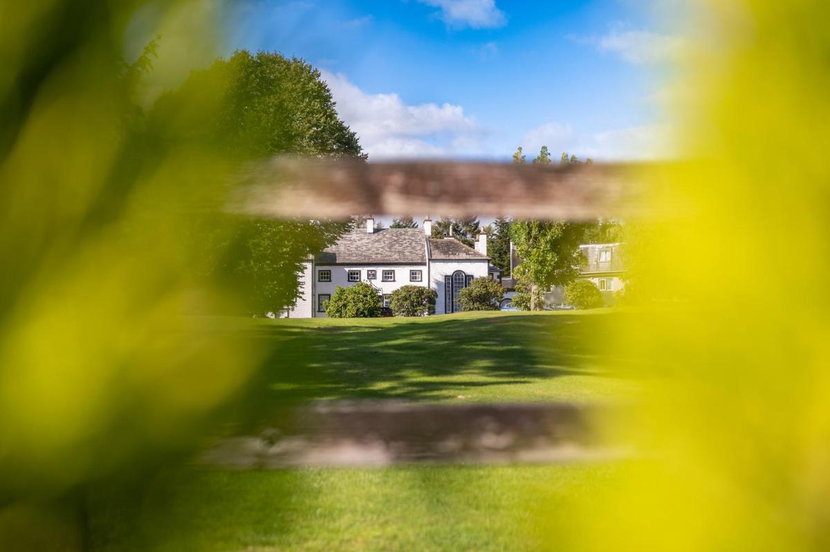 Gretna Hall Hotel - Housity