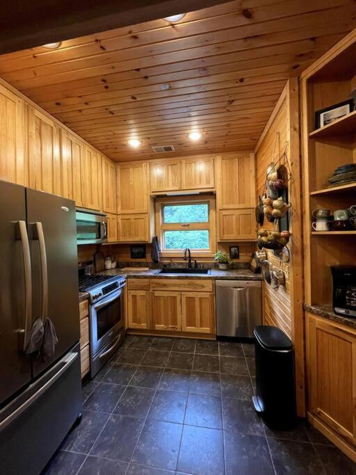 Highbridge River Cabin - Housity