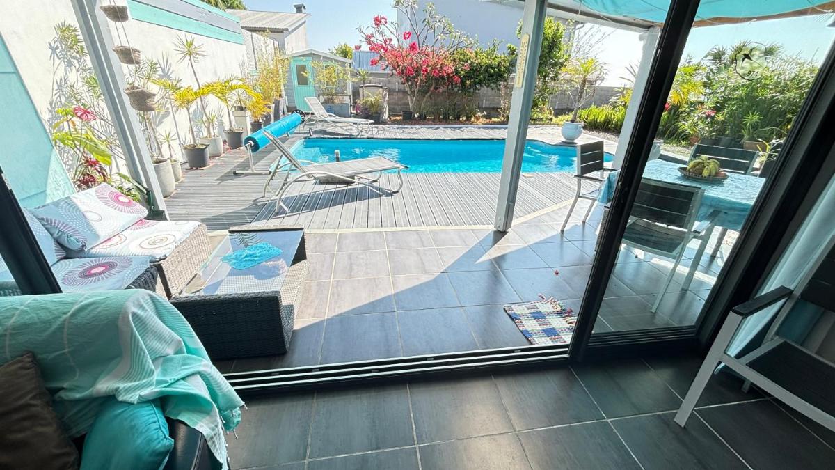 Plumeria holidays - Housity