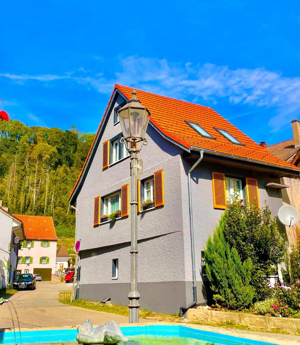 Schwarzwald - Ferienhaus Luisa für 4-6 Personen 125m - Housity