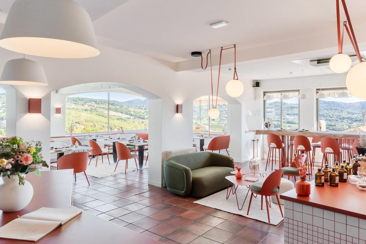 Coin salon dans l'établissement Maison Bérard Hôtel - Restaurant - Spa