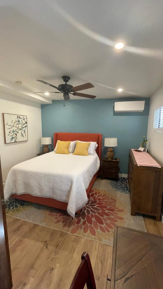 Adobe Rose Inn - Housity