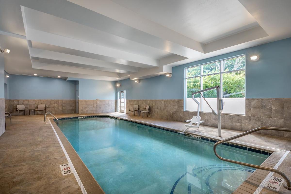 Holiday Inn Express Richmond by IHG - Housity