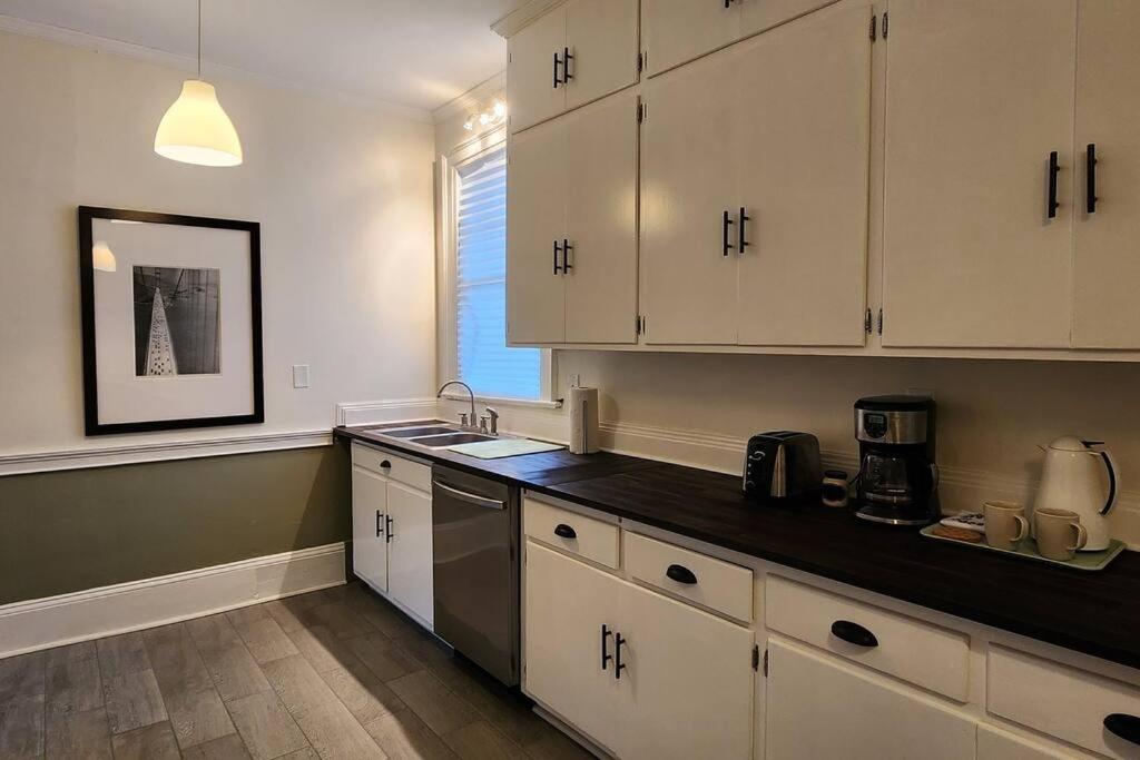 Historic Idlewild Cottage - Housity