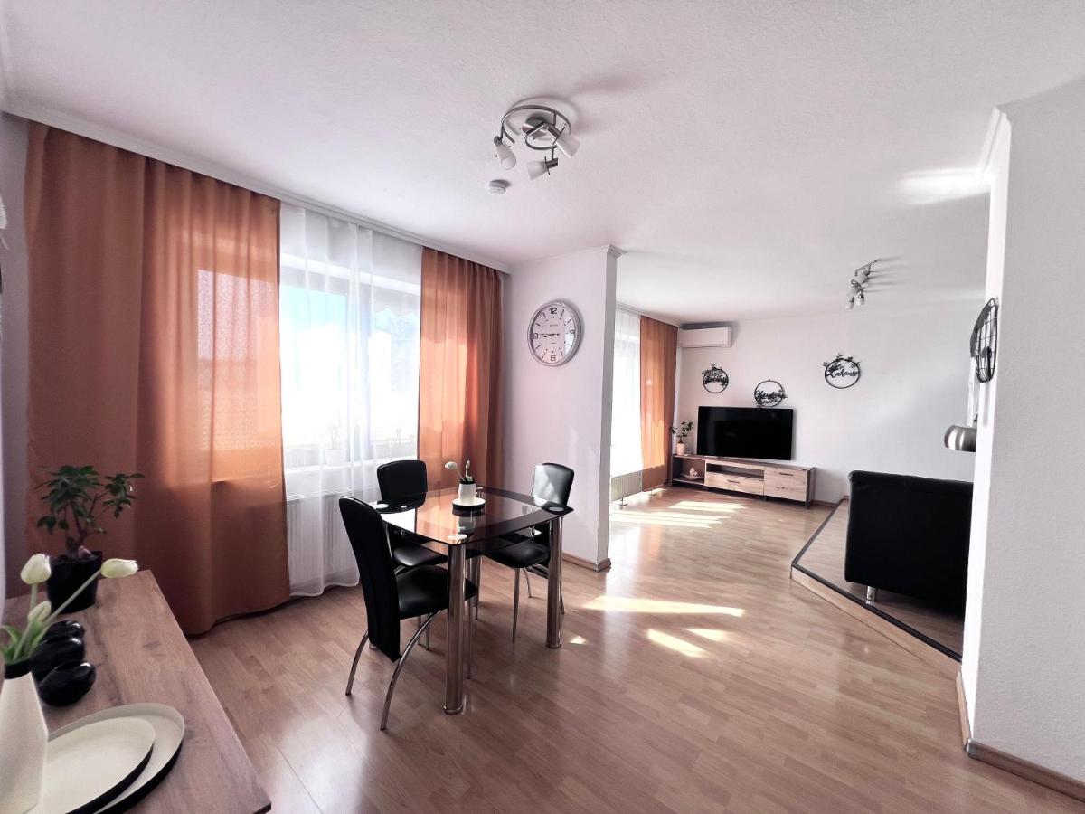 Moderne, helle Wohnung mit Terasse 15min bis OB Centro, Klimaanlage - Housity