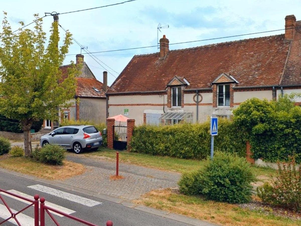Maison confortable avec cour, proche du Château de La Bussière, idéale pour explorations. - FR-1-590-161 - Housity