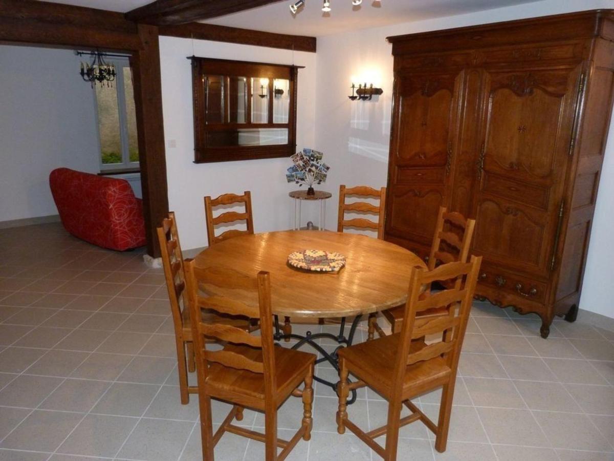 Maison confortable avec cour, proche du Château de La Bussière, idéale pour explorations. - FR-1-590-161 - Housity