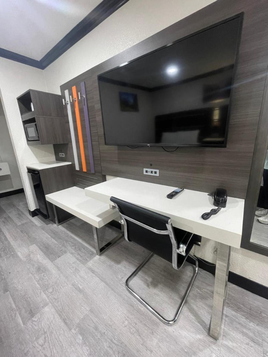 Escondido Lodge - Housity