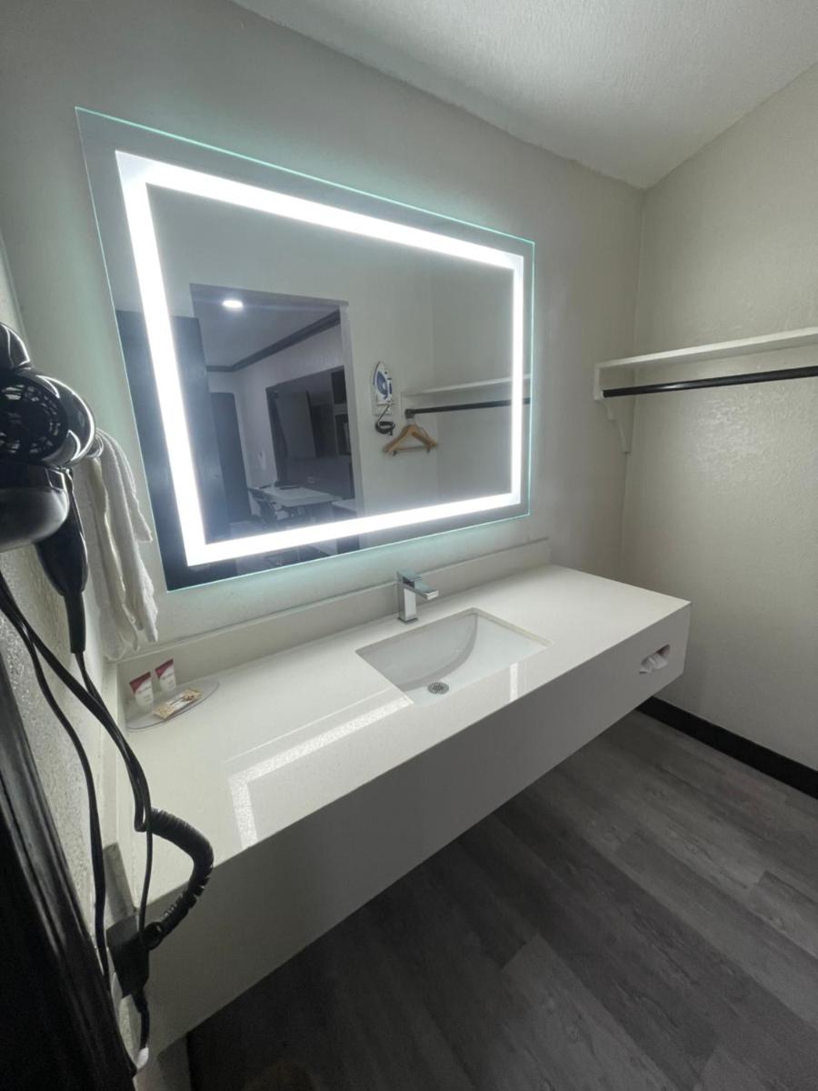 Escondido Lodge - Housity