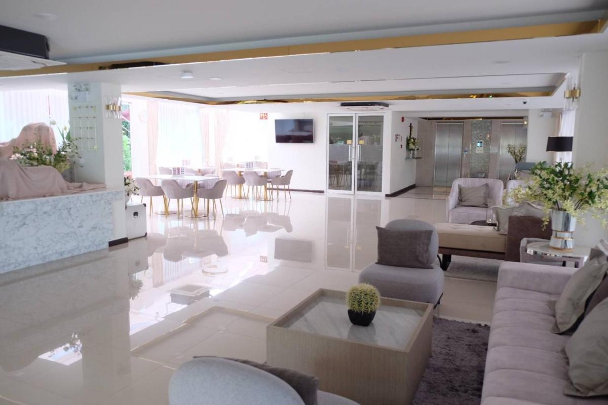 Christella Hotel Laemchabang - Housity